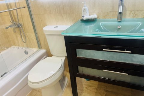 Снять в аренду кондоминиум в Майами-Бич, Флорида 2 спальни, 89.19м2, № 2034838 - фото 15