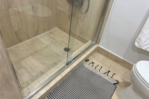 Снять в аренду кондоминиум в Майами-Бич, Флорида 2 спальни, 89.19м2, № 2034838 - фото 9