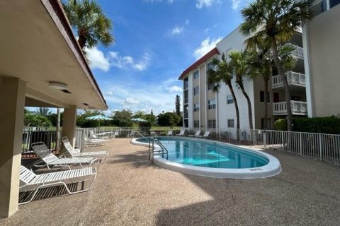 Condo in Lauderhill, Florida, 2 bedrooms  № 2399647 - photo 29