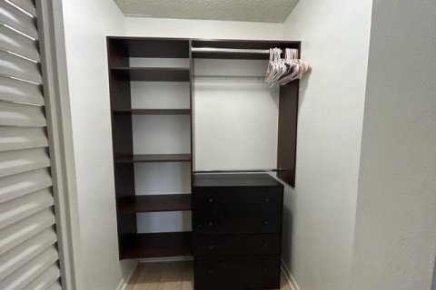 Condo in Lauderhill, Florida, 2 bedrooms  № 2399647 - photo 16