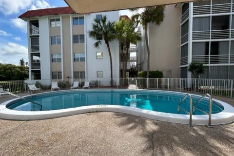Condo in Lauderhill, Florida, 2 bedrooms  № 2399647 - photo 24