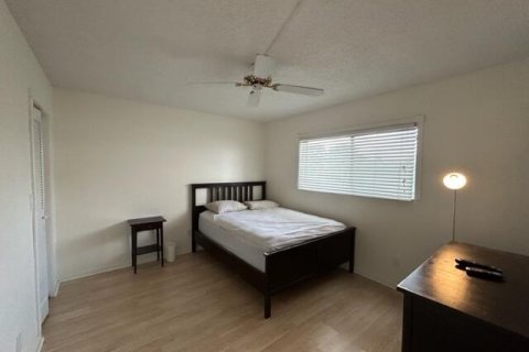 Condo in Lauderhill, Florida, 2 bedrooms  № 2399647 - photo 19