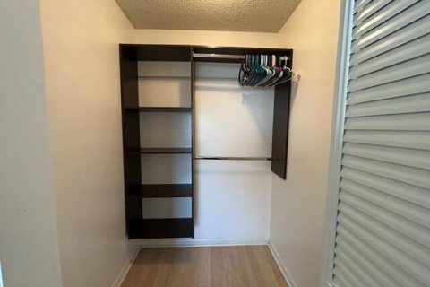Condo in Lauderhill, Florida, 2 bedrooms  № 2399647 - photo 17