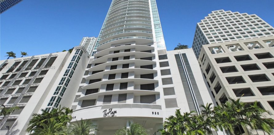 Condominio en Miami, Florida, 1 dormitorio  № 1774578