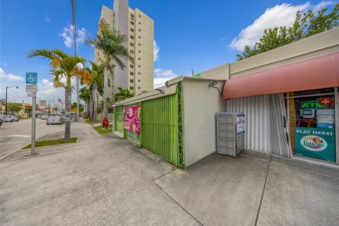 Commercial property in Miami, Florida № 1967899 - photo 27