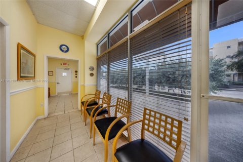 Commercial property in Miami, Florida № 1967899 - photo 23