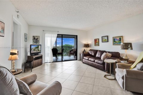 Condo in Pompano Beach, Florida, 2 bedrooms  № 1939417 - photo 20