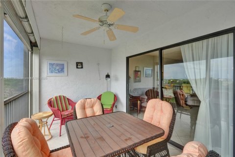 Condo in Pompano Beach, Florida, 2 bedrooms  № 1939417 - photo 24