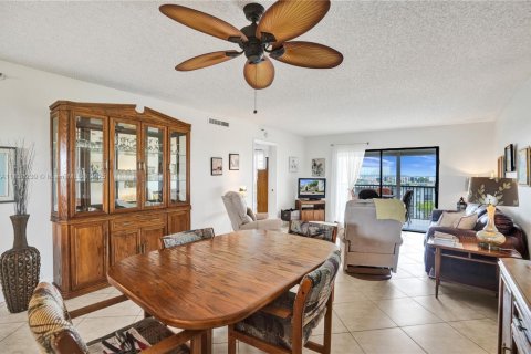 Condo in Pompano Beach, Florida, 2 bedrooms  № 1939417 - photo 17