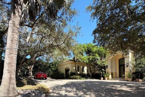 Villa ou maison à louer à Coral Gables, Floride: 5 chambres, 537.25 m2 № 2055603 - photo 3