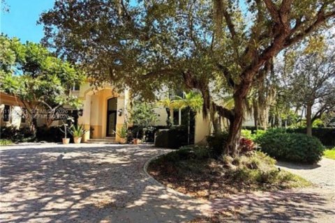 Villa ou maison à louer à Coral Gables, Floride: 5 chambres, 537.25 m2 № 2055603 - photo 5