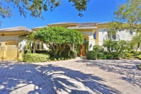 Villa ou maison à louer à Coral Gables, Floride: 5 chambres, 537.25 m2 № 2055603 - photo 2