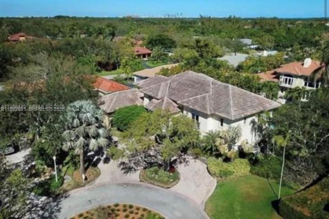 Villa ou maison à louer à Coral Gables, Floride: 5 chambres, 537.25 m2 № 2055603 - photo 1
