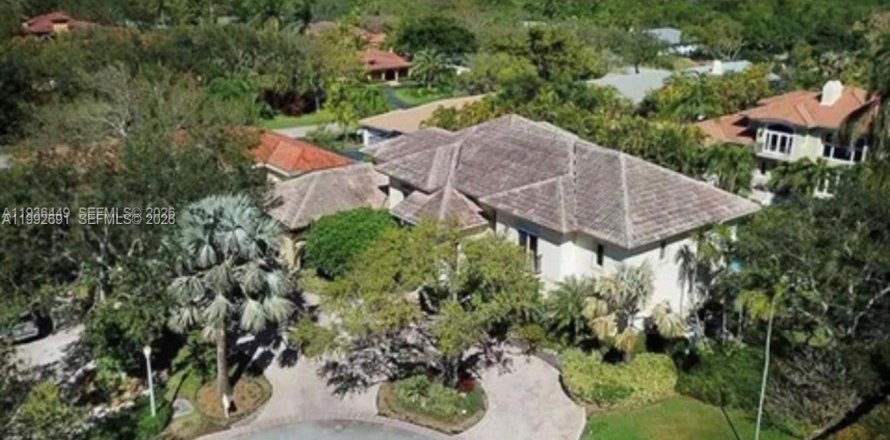Villa ou maison à Coral Gables, Floride 5 chambres, 537.25 m2 № 2055603