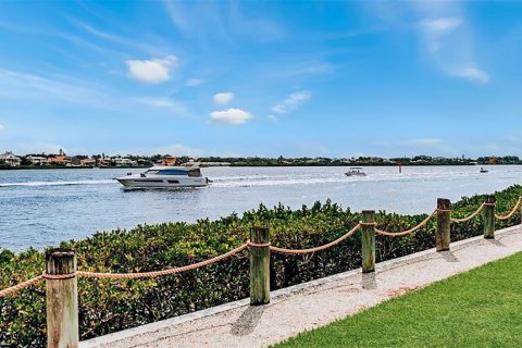 Condo in Sarasota, Florida, 2 bedrooms  № 829144 - photo 24