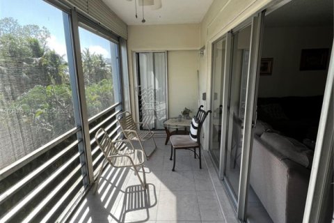 Condo in Hallandale Beach, Florida, 2 bedrooms № 1959963 - photo 15