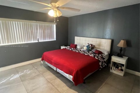 Condo in Hallandale Beach, Florida, 2 bedrooms № 1959963 - photo 12