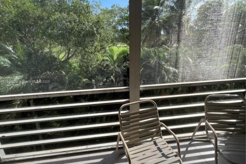 Condo in Hallandale Beach, Florida, 2 bedrooms № 1959963 - photo 14