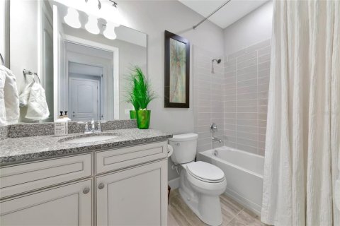 House in Sarasota, Florida 3 bedrooms, 230.96 sq.m. № 1844538 - photo 30
