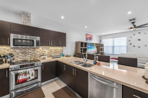 Villa ou maison à louer à Doral, Floride: 3 chambres № 1997681 - photo 15