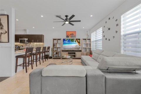 Villa ou maison à louer à Doral, Floride: 3 chambres № 1997681 - photo 11