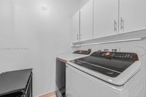 Villa ou maison à louer à Doral, Floride: 3 chambres № 1997681 - photo 25