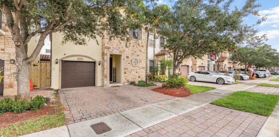 Villa ou maison à Doral, Floride 3 chambres № 1997681