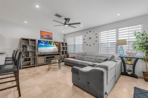 Villa ou maison à louer à Doral, Floride: 3 chambres № 1997681 - photo 10