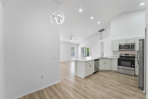 Villa ou maison à vendre à Deltona, Floride: 3 chambres, 172.15 m2 № 1566626 - photo 15