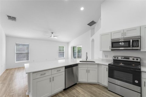 Villa ou maison à vendre à Deltona, Floride: 3 chambres, 172.15 m2 № 1566626 - photo 17