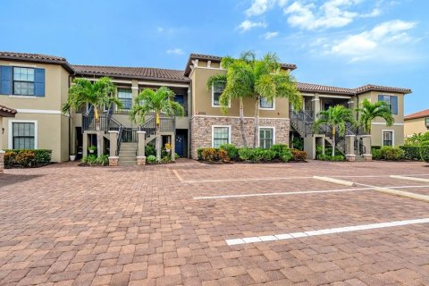 Condo in Lakewood Ranch, Florida, 2 bedrooms  № 2391354 - photo 17