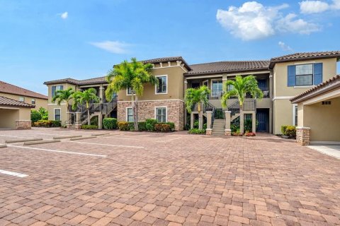 Condo in Lakewood Ranch, Florida, 2 bedrooms  № 2391354 - photo 18