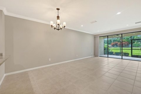 Condo in Lakewood Ranch, Florida, 2 bedrooms  № 2391354 - photo 4