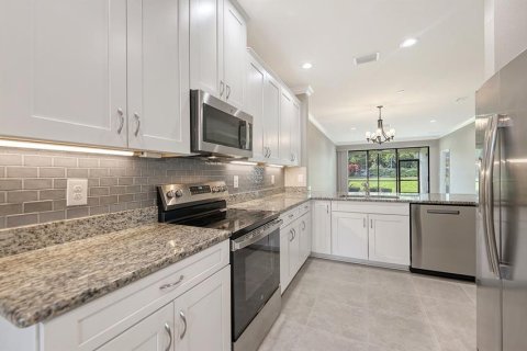Condo in Lakewood Ranch, Florida, 2 bedrooms  № 2391354 - photo 5