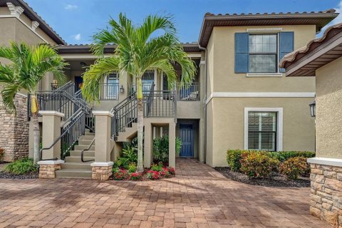 Condo in Lakewood Ranch, Florida, 2 bedrooms  № 2391354 - photo 2