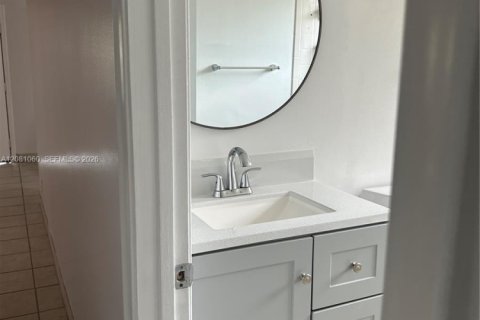 Copropriété à louer à Pembroke Pines, Floride: 2 chambres, 88.63 m2 № 2344374 - photo 6