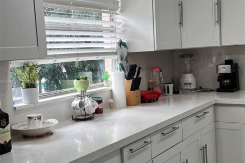 Copropriété à louer à Pembroke Pines, Floride: 2 chambres, 88.63 m2 № 2344374 - photo 13