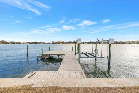 Land in Saint Petersburg, Florida № 2384010 - photo 8