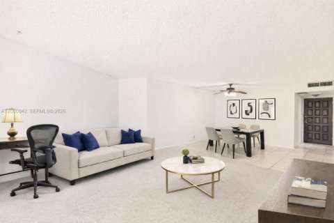 Снять в аренду кондоминиум в Холливуд, Флорида 1 спальня, 83.15м2, № 2065306 - фото 3