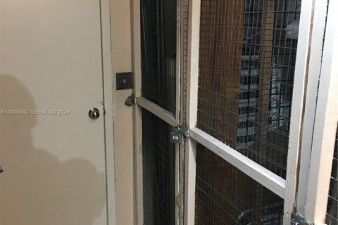 Снять в аренду кондоминиум в Холливуд, Флорида 1 спальня, 83.15м2, № 2065306 - фото 16