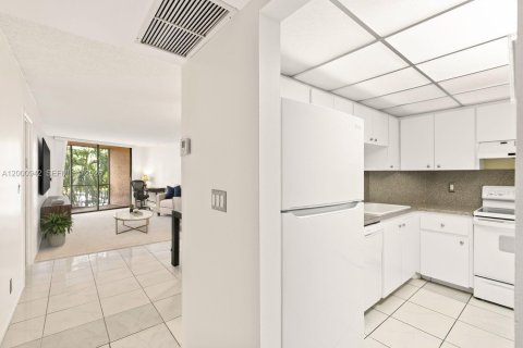 Снять в аренду кондоминиум в Холливуд, Флорида 1 спальня, 83.15м2, № 2065306 - фото 6