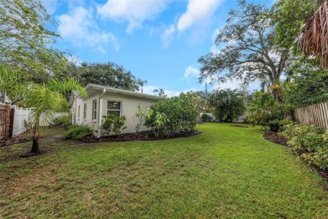 Villa ou maison à louer à Tampa, Floride: 4 chambres, 148.46 m2 № 2413778 - photo 5