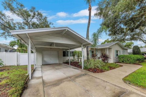 Villa ou maison à louer à Tampa, Floride: 4 chambres, 148.46 m2 № 2413778 - photo 3