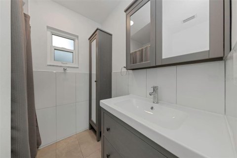 Villa ou maison à louer à Tampa, Floride: 4 chambres, 148.46 m2 № 2413778 - photo 27