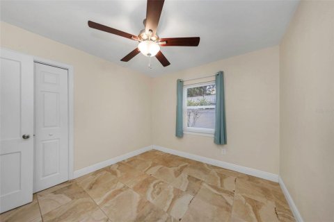 Villa ou maison à louer à Tampa, Floride: 4 chambres, 148.46 m2 № 2413778 - photo 19