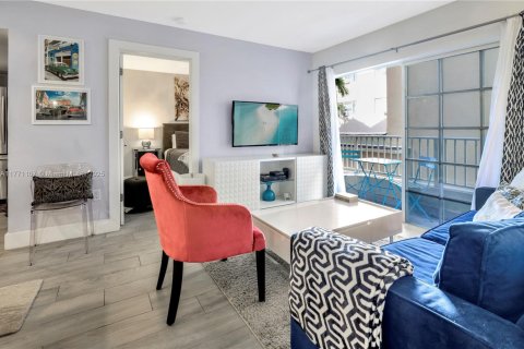 Condo in Miami Beach, Florida, 2 bedrooms  № 1693312 - photo 6