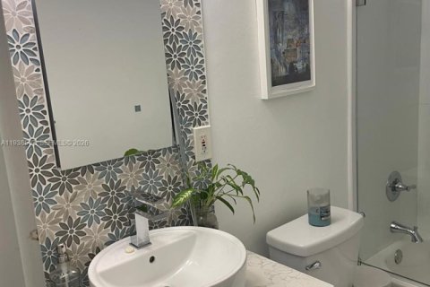 Villa ou maison à louer à Miami, Floride: 3 chambres, 152.55 m2 № 1996863 - photo 4