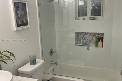 Villa ou maison à louer à Miami, Floride: 3 chambres, 152.55 m2 № 1996863 - photo 5
