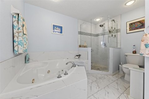 Condo in New Smyrna Beach, Florida, 2 bedrooms  № 1907569 - photo 26