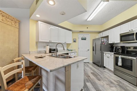 Condo in New Smyrna Beach, Florida, 2 bedrooms  № 1907569 - photo 16